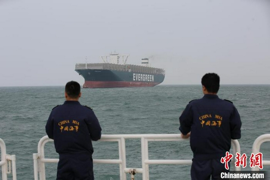 最新消息|在苏伊士运河搁浅造成“世纪大堵塞”的“长赐”号抵达青岛维修