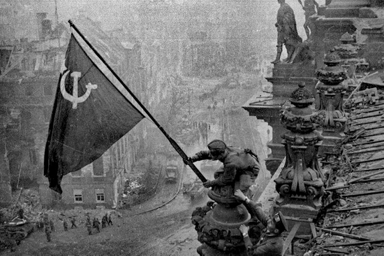 In May 1945, Soviet soldiers planted the red flag in the German Parliament Building