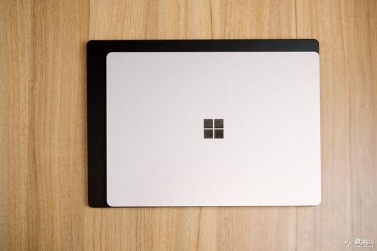 Surface Laptop 3 13.5与15英寸正面对决