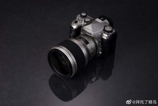 新浪科技综合|宾得银色版K-1 II+ HD Pentax-D FA ★ 85mm f/1.4镜头将下月发货