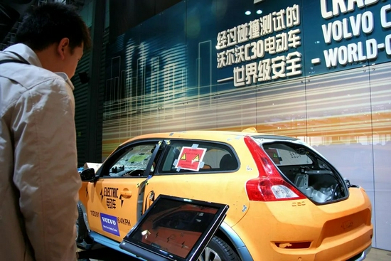 AI财经社|洪水泡不动电动车？实际场景下，限制因素多