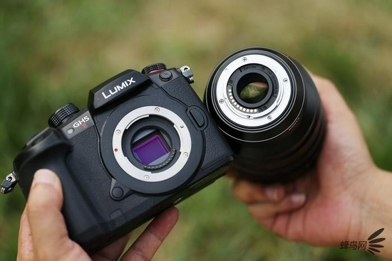 新浪科技综合|全球首支恒定f/1.7中长变焦头 松下25-50mm f/1.7 ASPH评测