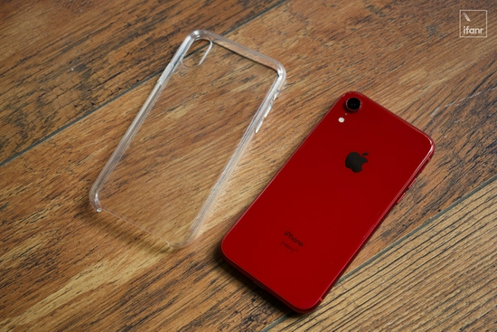▲ iPhone XR 和 Clear Case 清水壳