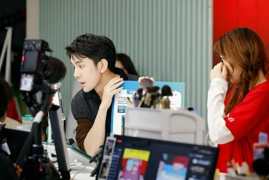 欧莱雅们也没有退路