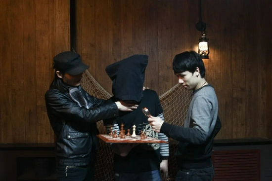 你的偶像,去剧本杀店做主持了