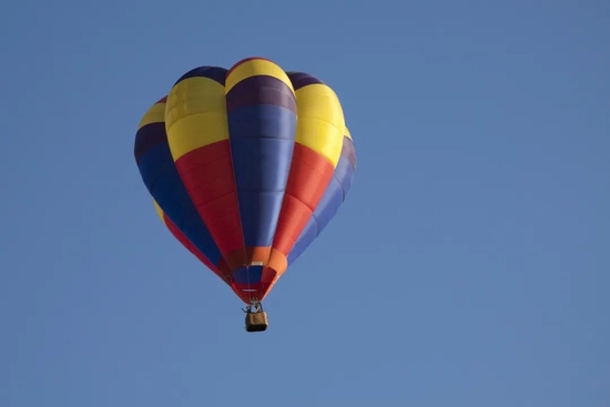 吃香蕉别扔香蕉皮，它有机会让你的汽车跑起来