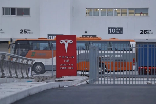 特斯拉的交付重任仍需要复工后的上海工厂承担 　　来源：视觉中国
