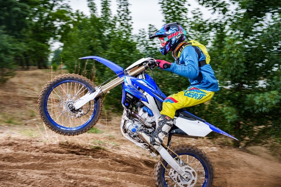 焦距：43mm　 光圈：f/4.5　 ISO感光度：160　 曝光时间：1/250s　 曝光补偿：0EV　 白平衡：手动（摄影师：阿卓）