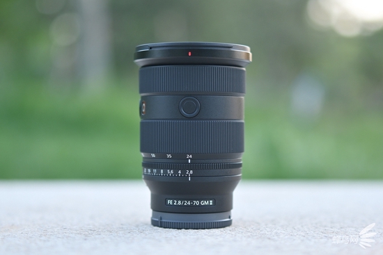 索尼SEL2470GM2正常收纳长度