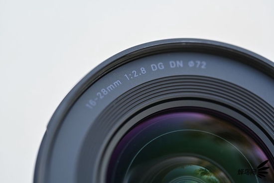 适马16-28mm F2.8 DG DN | Contemporary镜头型号标识