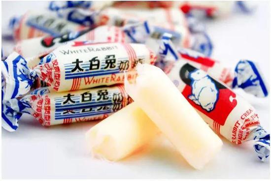 大白兔香水曾风靡,大概也是因为它唤起了大众童年的回忆