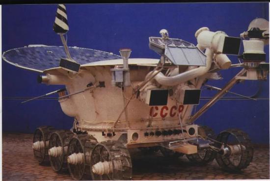 苏联研制的世界第1辆能在月面自动行走的月球车