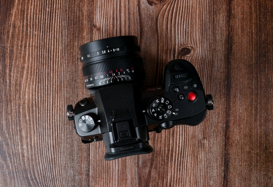 新浪科技综合|大光圈的诱惑 七工匠50mm/0.95镜头试用