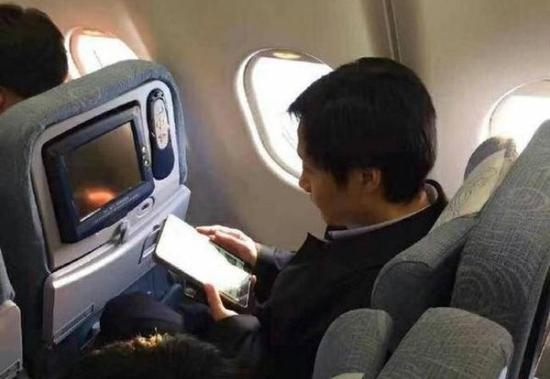 ▲偶遇者镜头下的雷军&nbsp; 图片来源：网络