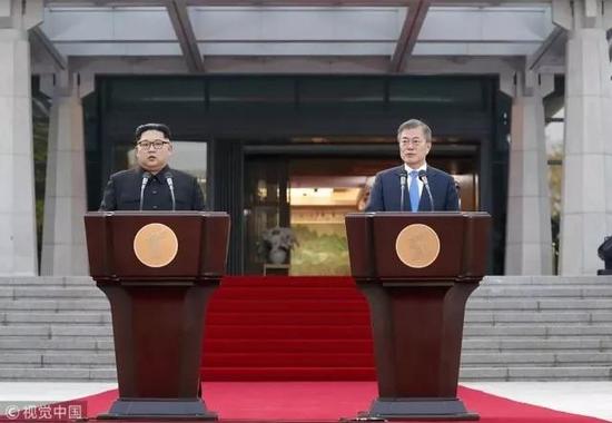 朝韩首脑发表《板门店共同宣言》（图片来源于网络）