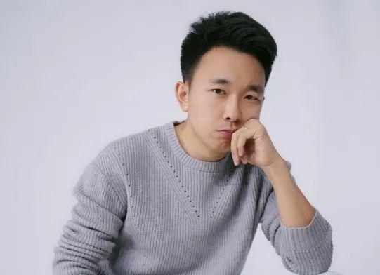 导演张策图片，图片来源于网络
