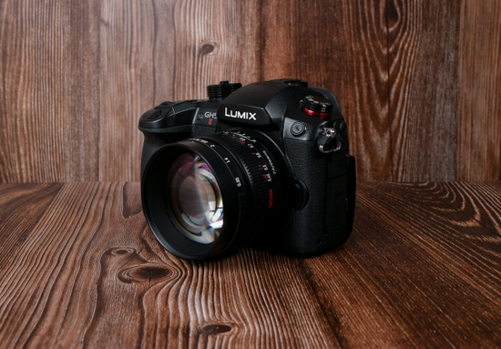 新浪科技综合|大光圈的诱惑 七工匠50mm/0.95镜头试用