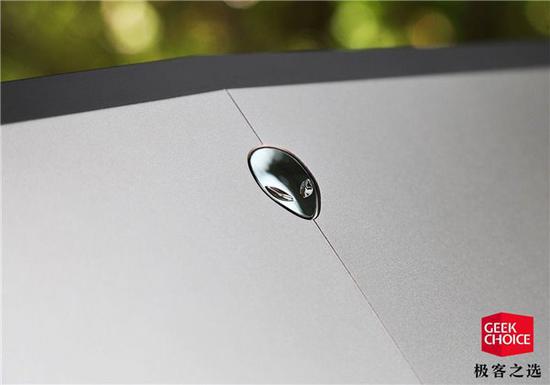 外星人17:ALIENWARE17评测:我为什么要花上万买一台游戏本? ▲更加硬朗的外观以及足够精致的做工