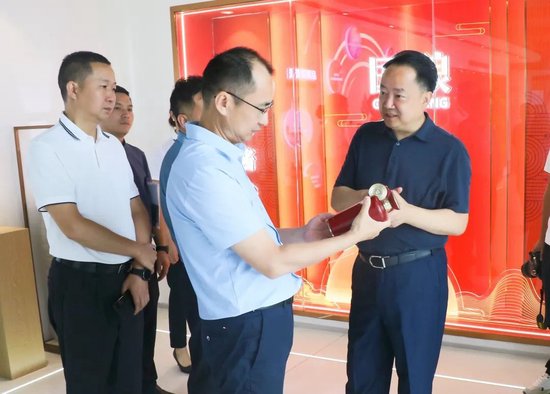遵义市委常委,仁怀市委书记芦忠于率考察组到川酒集团考察交流