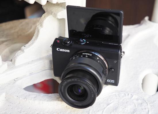 ����EOS M100