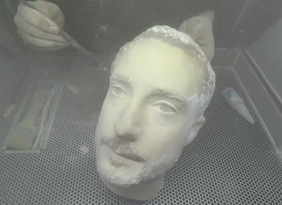 ▲ Backface 公司制作的 3D 打印头部
