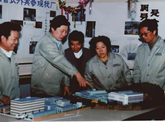 除了锤子，张瑞敏还留下什么？