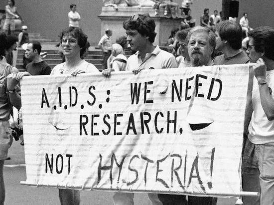  图11。由艾滋病所引发的社会问题可能超过其科学问题