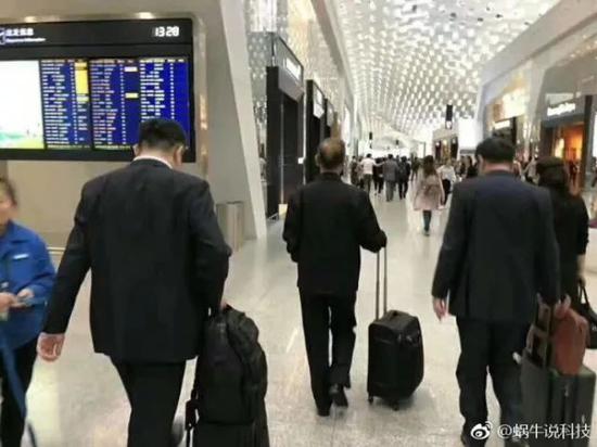 老将出马:77岁侯为贵:中兴危局老将出马 ▲从左到右:董事长殷一民、创始人侯为贵 、总裁赵先明