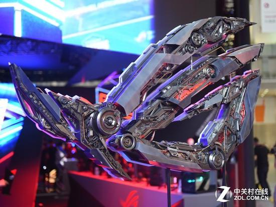 ROG推出多款新品 竟还有OLED屏散热器