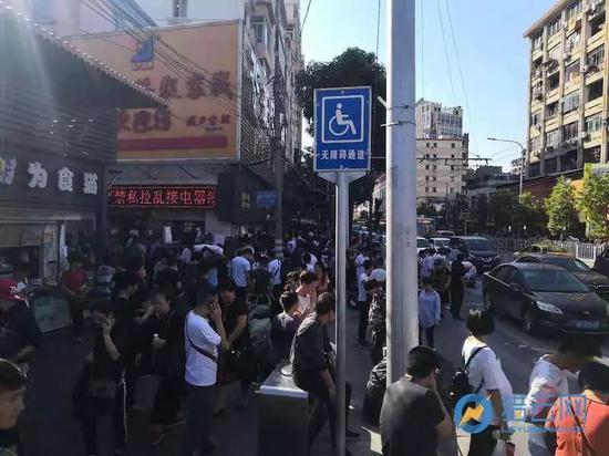 拼多多江湖的擺渡人