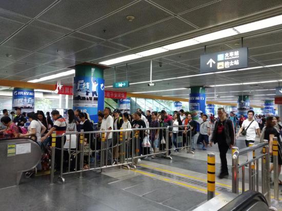 新电商法实施之前,香港水货客的落寞24小时