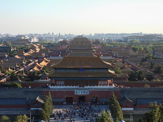 焦距：14mm　 光圈：f/3.5　 ISO感光度：100