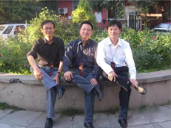 芮成钢身高:网秦之中国散伙人:创始人失踪13个月28年老同学对撕 左起:邹仕洪、林宇、史文勇