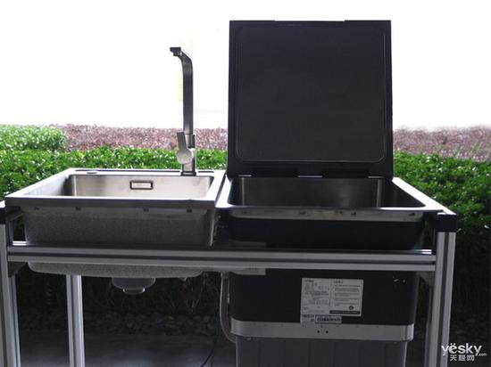 方太水槽洗碗机JBSD2T-Q8实拍,容量为8套