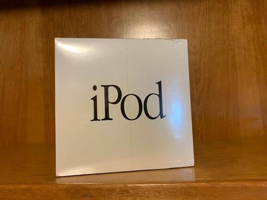 苹果全新未拆封初代iPod：竟拍卖13.7万元