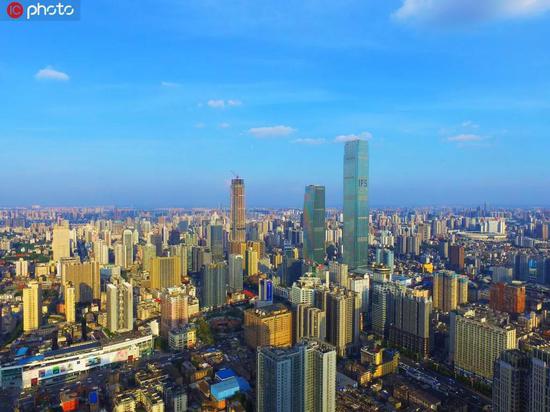 长沙到底有没有互联网? 2018年7月25日,湖南省长沙市,鸟瞰九龙仓长沙国际金融中心。