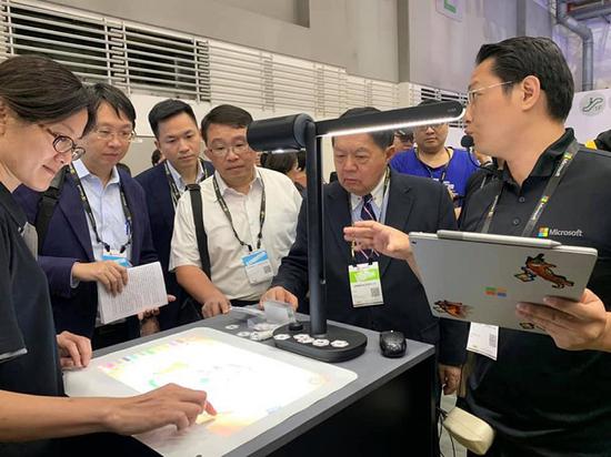 在本届台北电脑展(Computex 2019)上,Lumi 吸引了许多与会者参观体验。
