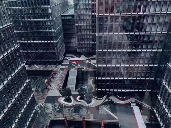 雷军,猛兽困于港交所 雷军,猛兽困于港交所