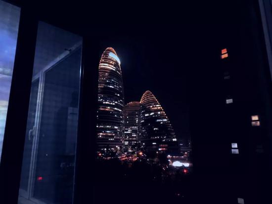 掘金时代:AI掘金时代被浪潮裹挟的年轻人