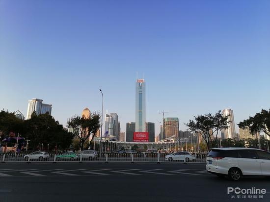 华为畅享10s评测:搭载屏幕指纹与OLED炫彩全面屏