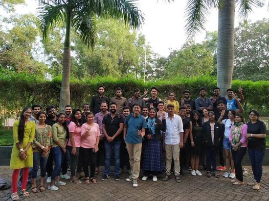 印度早期团队合影/受访者提供