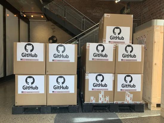 存储开源代码的胶片被打包运往 Svalbard｜GitHub