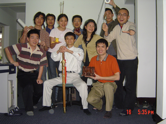 @一文看懂蚂蚁500页招股书，首次披露核心数据，年营收超1200亿2020-08-25 21:00:120阅