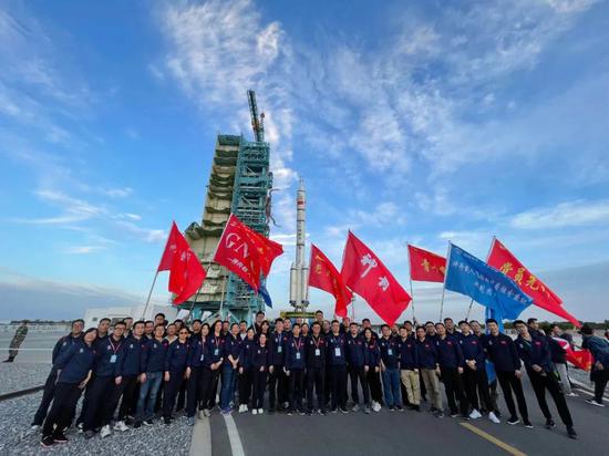 神舟十二号载人飞船已就位 将送3名航天员上空间站核心舱 空间站 神舟 天和 新浪科技 新浪网 神舟十二号载人飞船已就位 将送3名航天员上空间站核心舱 空间站 神舟 天和 新浪科技 新浪网