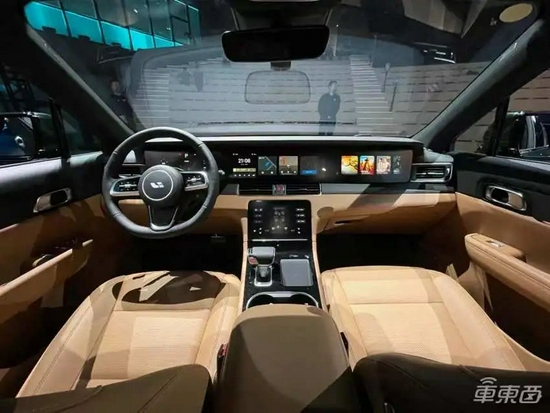 财经自媒体|香港上市成功！对话理想汽车总裁：不排除回A股，9月销量冲万