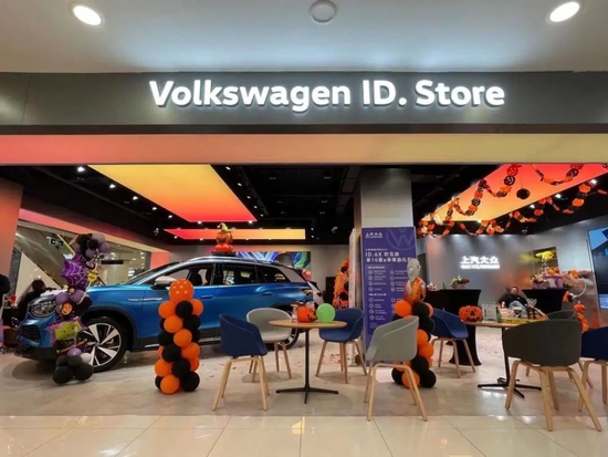 电动车越卷,王健林越嗨