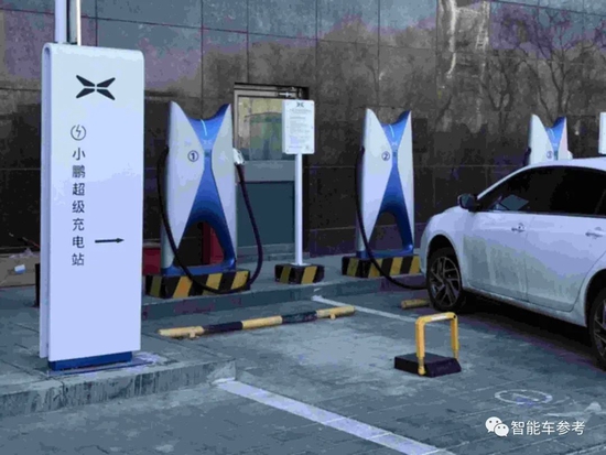 创事记|特斯拉超充向所有车开放,马斯克一年多赚1600亿,老车主:?