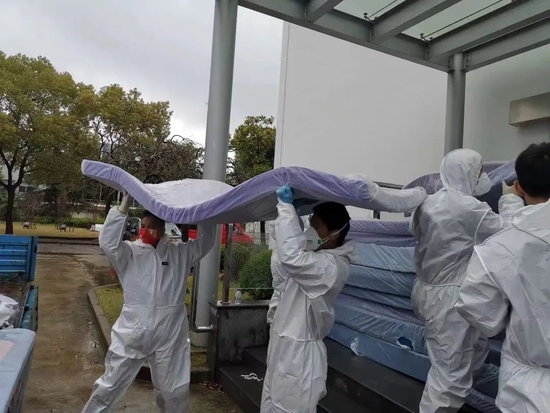 IT|疫情“逼停”汽车业：一辆车差一个零件都没法生产