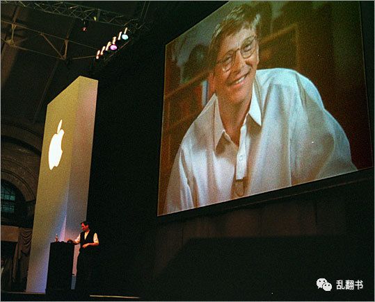 乔布斯在Macworld大会上放出盖茨的投资消息