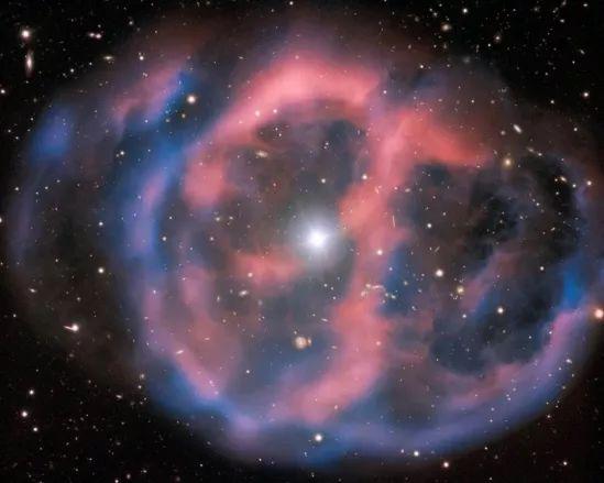 一颗死去的巨星残骸环绕着一种热亚矮星。|图片来源：EUROPEAN SOUTHERN OBSERVATORY